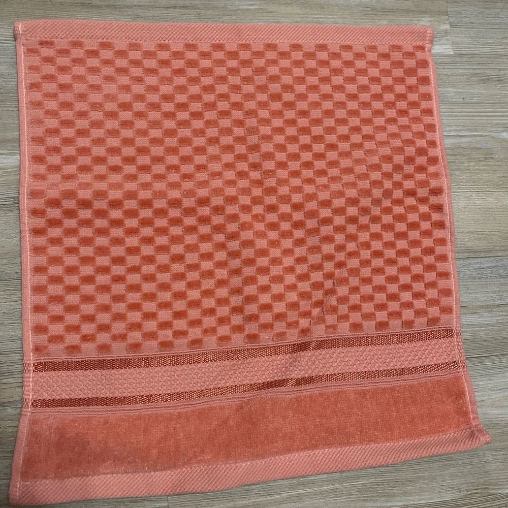 Coral hand towels & wash cloth set